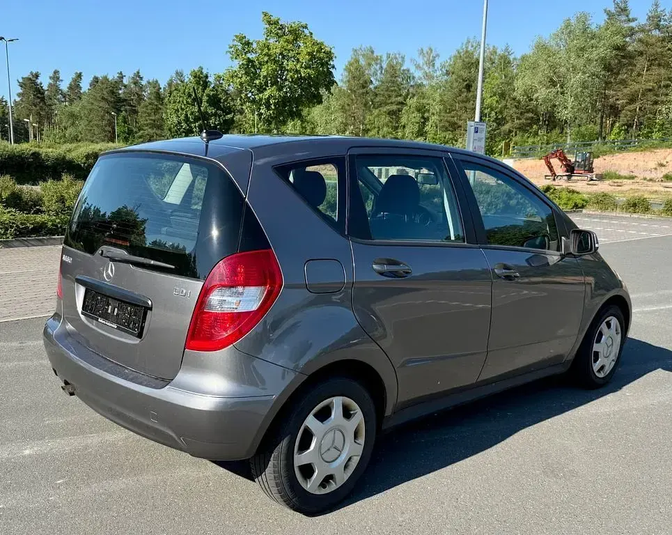 Gebraucht Mercedes A160 82 PS (60 kW) 2011 Grau Limousine