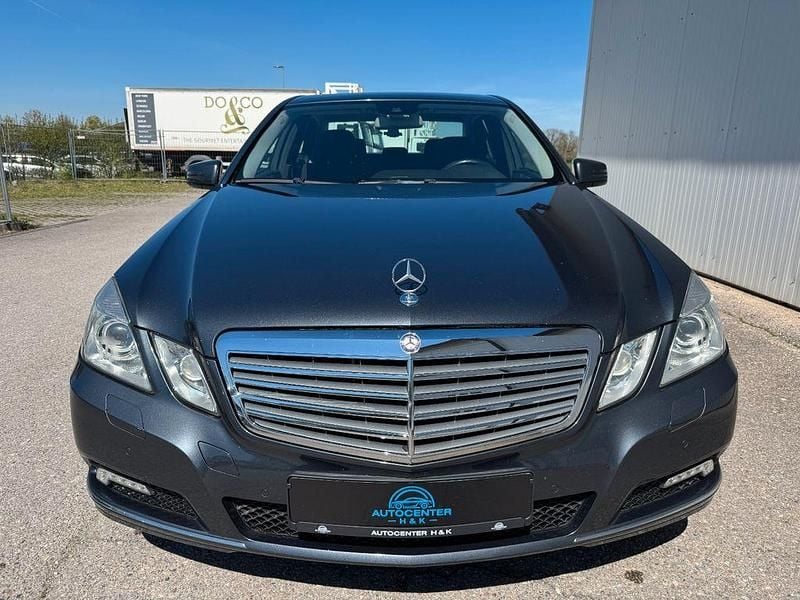 Używany Mercedes E250 204 KM (150 kW) 2010 Szary Sedan/Limuzyna