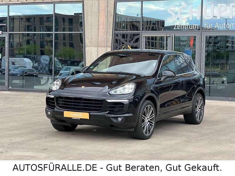 Tiefschwarzmetallic Gebraucht 2015 Porsche Cayenne SUV | 39.999 € (Teuer) - Bild 1/3
