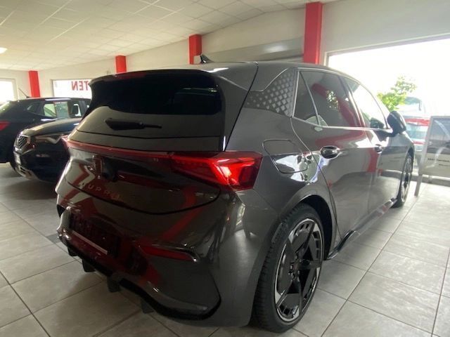 Grau Gebraucht 2022 Cupra Born e-Boost Kleinwagen | 50.449 € - Bild 1/4