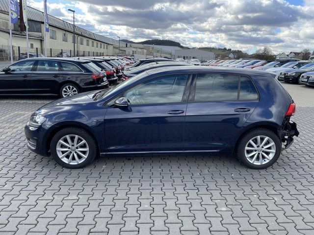 Gebraucht VW Golf VII LOUNGE 110 PS (80 kW) 2015 Blau (night blue metallic) Limousine