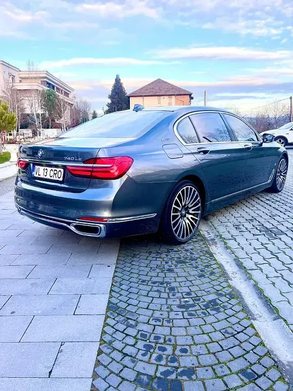 Gebraucht BMW 740 iPerformance 326 PS (239 kW) 2018 Grau Limousine
