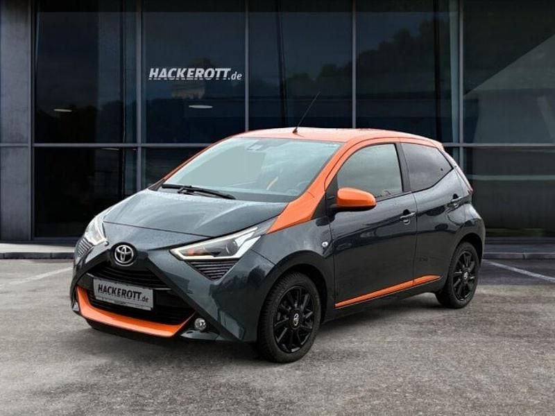 Grau Gebraucht 2020 Toyota Aygo Kleinwagen | 11.650 € (Fairer Preis) - Bild 1/4