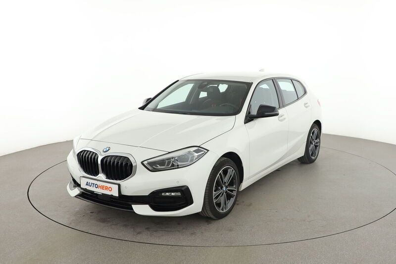 Weiß Gebraucht 2020 BMW 118 Sport Line Kleinwagen | 19.740 € (Fairer Preis) - Bild 1/4