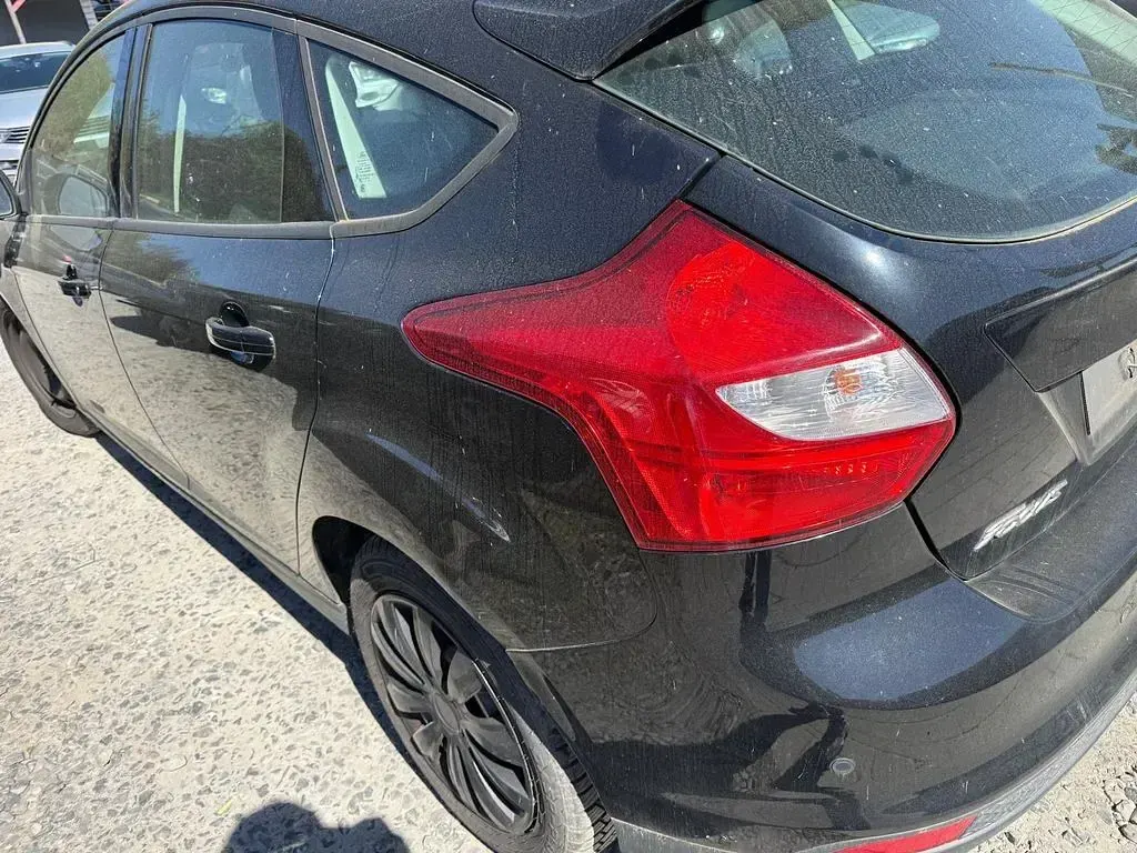 Second-hand Ford Focus 101 CP (74 kW) 2014 Negru Berlinǎ