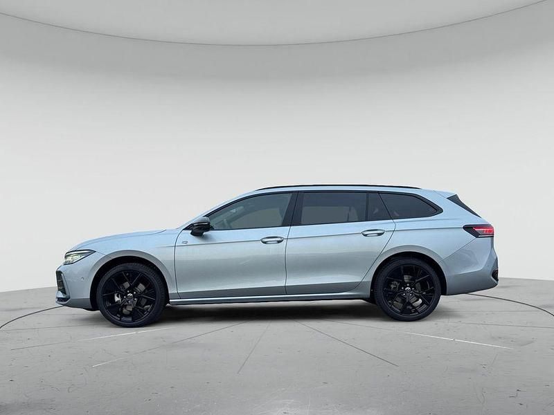 Occasion VW Passat R-line 150 ch (110 kW) 2025 Argent Berline