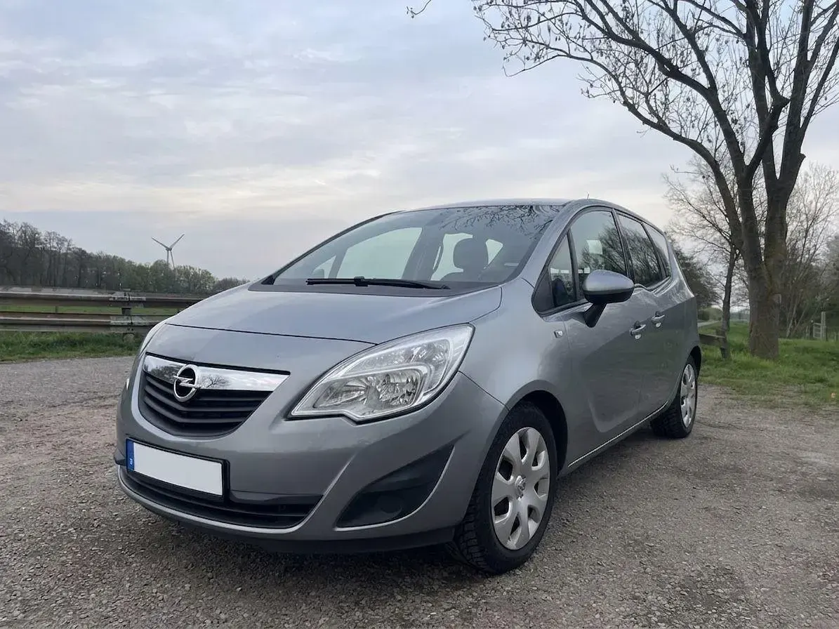 Używany Opel Meriva Design Edition 101 KM (74 kW) 2012 Szary Minivan