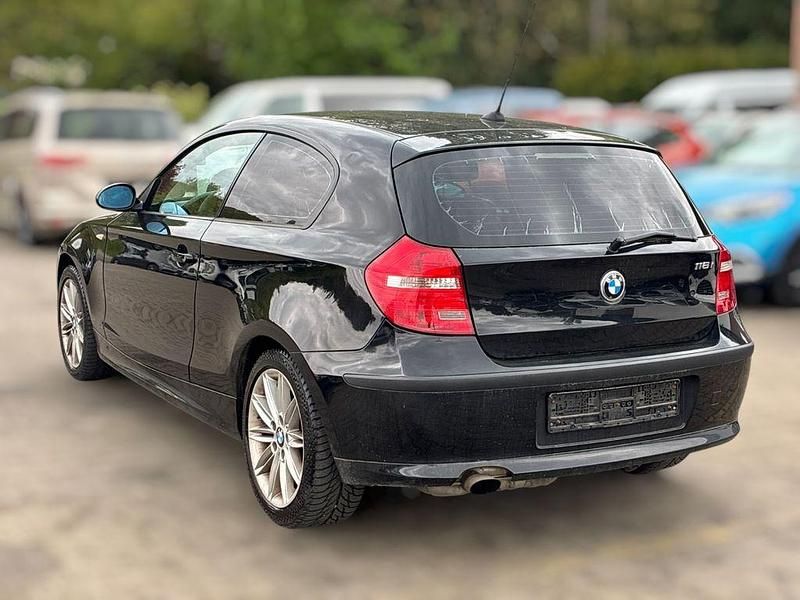 Second-hand BMW 116 Advantage 122 CP (89 kW) 2007 Negru Hatchback