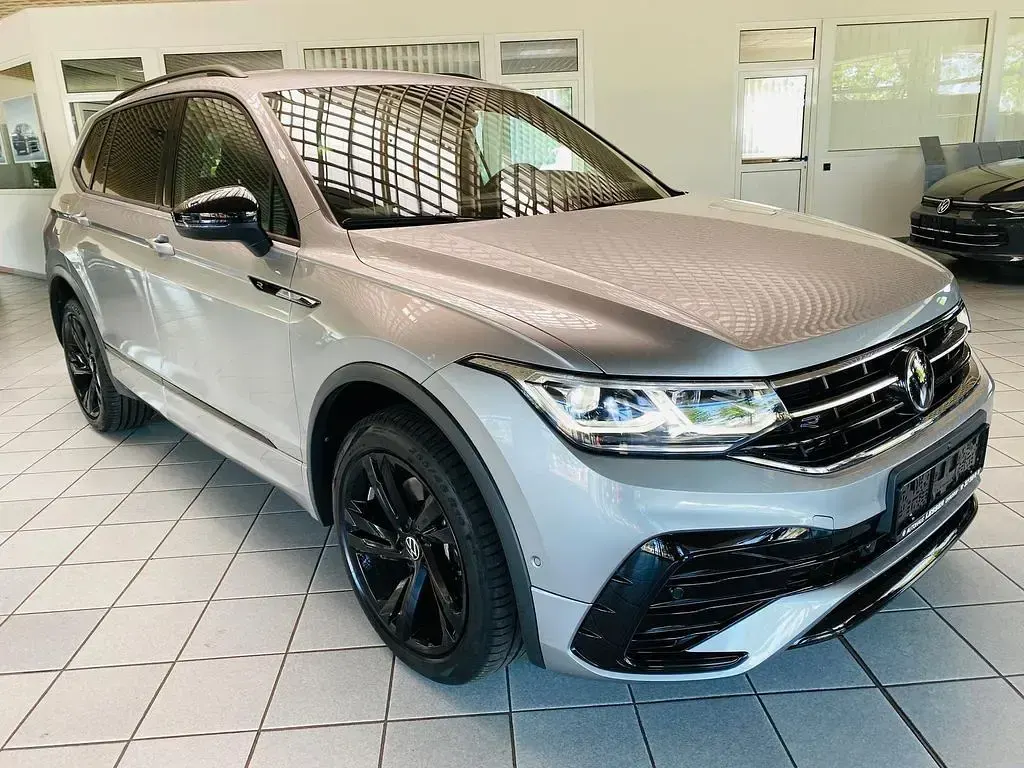 Gebraucht VW Tiguan Allspace R-line 190 PS (139 kW) 2024 Silber SUV