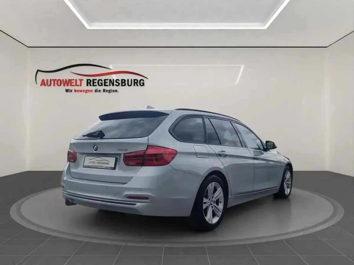 Gebraucht BMW 318 Shadowline 136 PS (100 kW) 2016 Silber Kombi