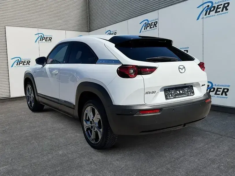 Gebraucht Mazda MX30 Sky 106 kW (145 PS) 2023 Arctic white SUV