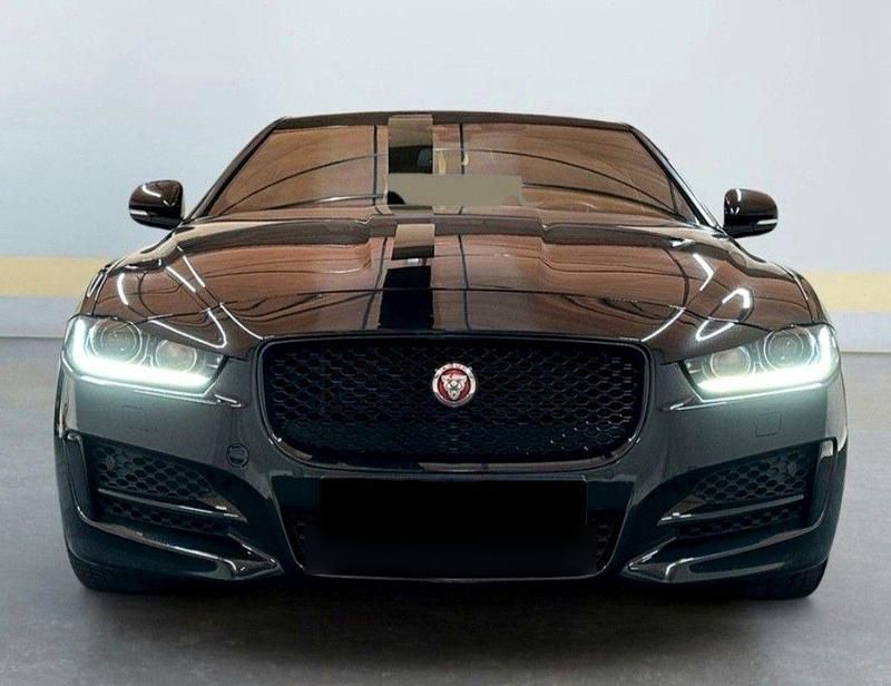 Schwarz Gebraucht 2016 Jaguar XE R-Sport Limousine | 18.000 € (Etwas zu teuer) - Bild 1/4