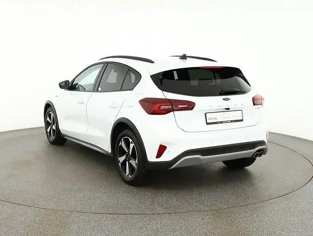 Second-hand Ford Focus Active 125 CP (91 kW) 2023 Alb Berlinǎ