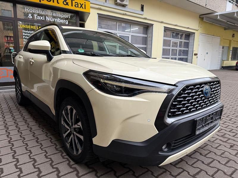 Gebraucht Toyota Corolla Cross Team 152 PS (111 kW) 2022 Beige SUV