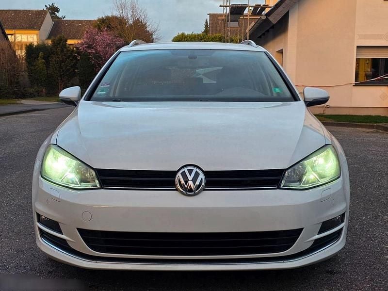 Gebraucht VW Golf VII LOUNGE 110 PS (80 kW) 2015 Weiß Kombi