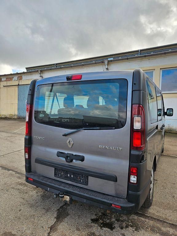 Gebraucht Renault Trafic 145 PS (106 kW) 2015 Grau Van / Kleinbus