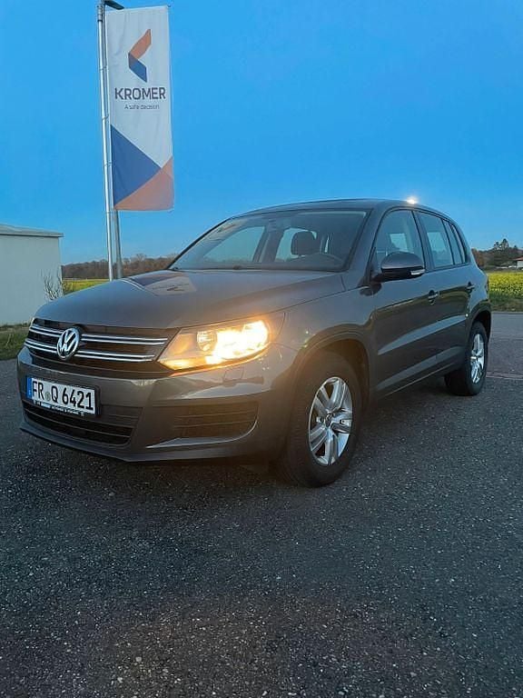 Grau Gebraucht 2014 VW Tiguan Exclusive SUV | 9.800 € (Guter Preis) - Bild 1/4