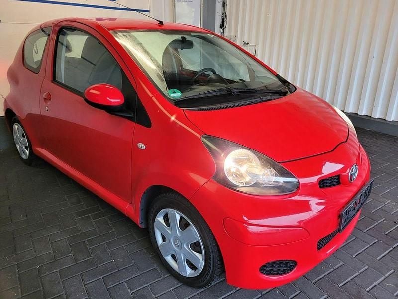 Gebraucht Toyota Aygo Cool 68 PS (50 kW) 2009 Rot Kleinwagen