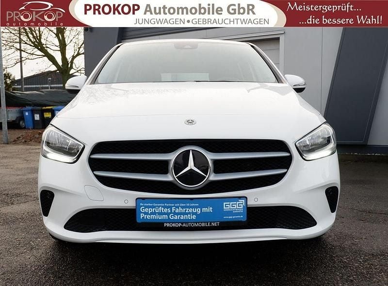 Gebraucht Mercedes B180 136 PS (100 kW) 2022 Weiß Van / Kleinbus