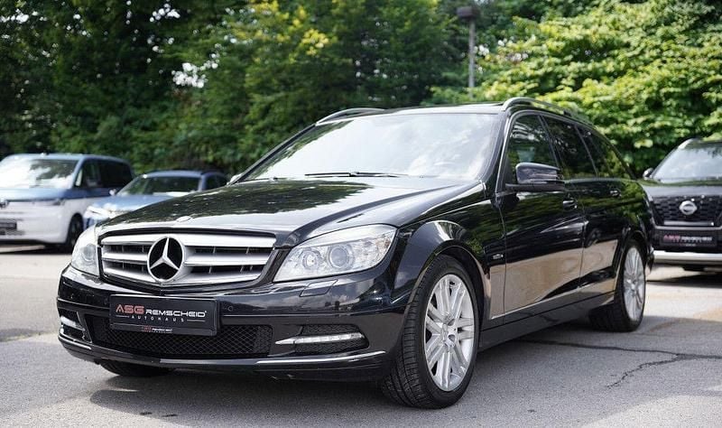 Schwarz Gebraucht 2010 Mercedes C250 Avantgarde Limousine | 6.790 € (Fairer Preis) - Bild 1/4