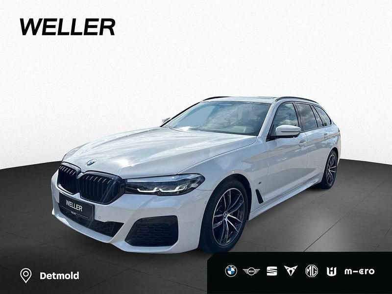 Alpinweiss iii (weiß) Gebraucht 2023 BMW 520 M Sport Kombi | 42.690 € (Guter Preis) - Bild 1/4