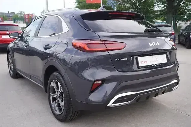 Neu Kia XCeed 150 PS (110 kW) 2026 Grau SUV