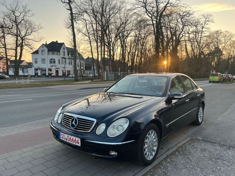 Gebraucht Mercedes E350 272 PS (200 kW) 2005 Blau Limousine