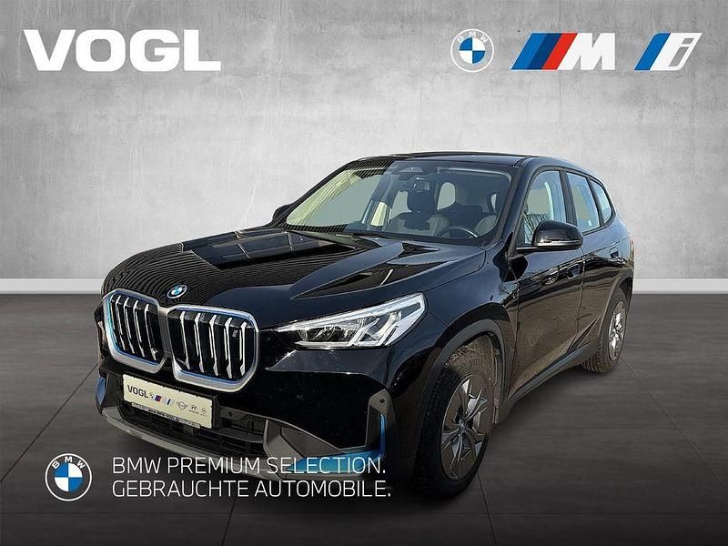 Schwarz ii Gebraucht 2023 BMW iX1 Performance SUV | 36.580 € (Fairer Preis) - Bild 1/4