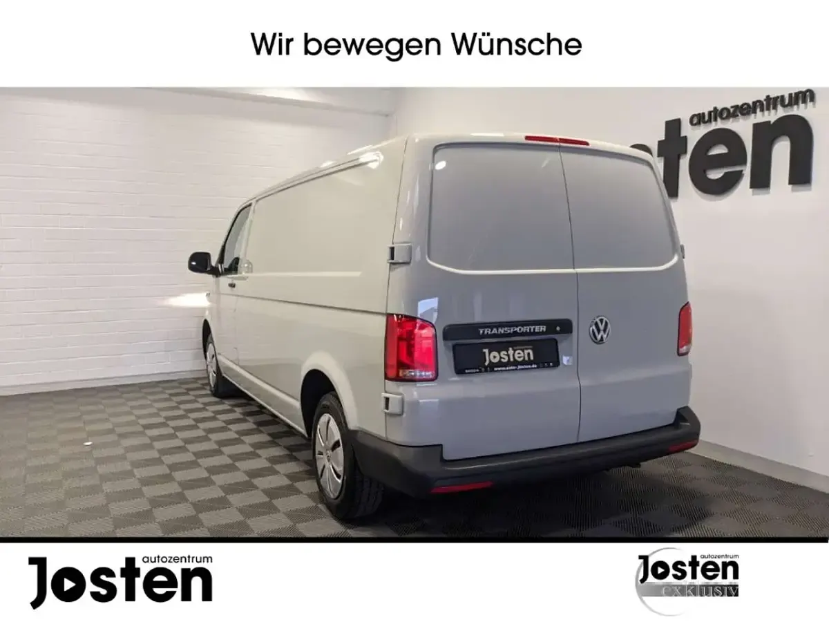 Gebraucht VW Transporter 110 PS (80 kW) 2022 Ascotgrau Van