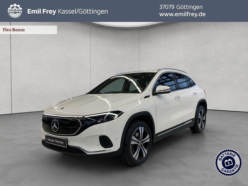 Polarweiß Gebraucht 2021 Mercedes EQA250 Electric Art SUV | 26.330 € (Guter Preis) - Bild 1/4