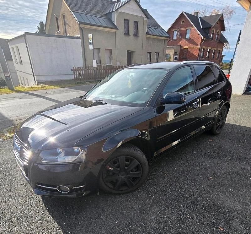 Schwarz Gebraucht 2012 Audi A3 Kombi | 5.300 € - Bild 1/4
