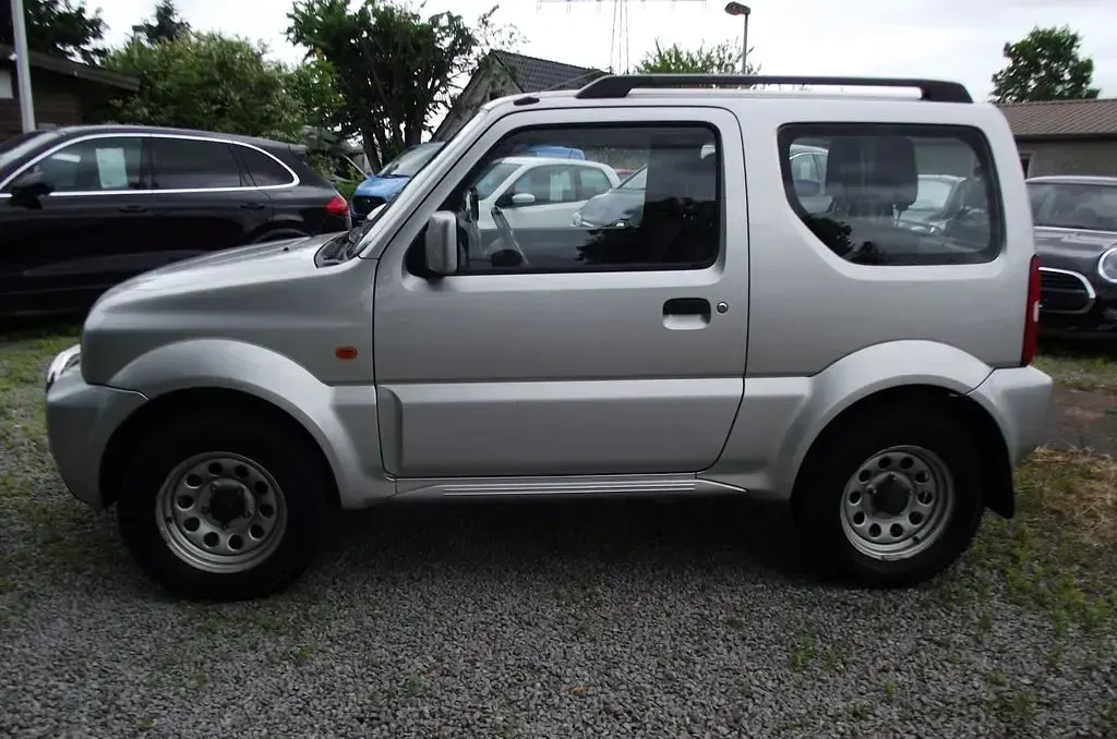Gebraucht Suzuki Jimny 86 PS (63 kW) 2011 Silber SUV
