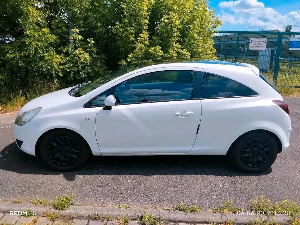 Gebraucht Opel Corsa 90 PS (66 kW) 2009 Weiß Kleinwagen
