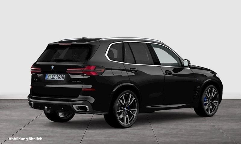 Neu BMW X5 M Sport 298 PS (219 kW) 2025 Saphirschwarz metallic SUV