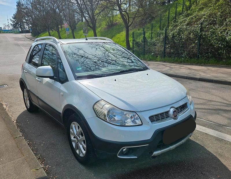 Weiß Gebraucht 2010 Fiat Sedici SUV | 2.700 € (Guter Preis) - Bild 1/4