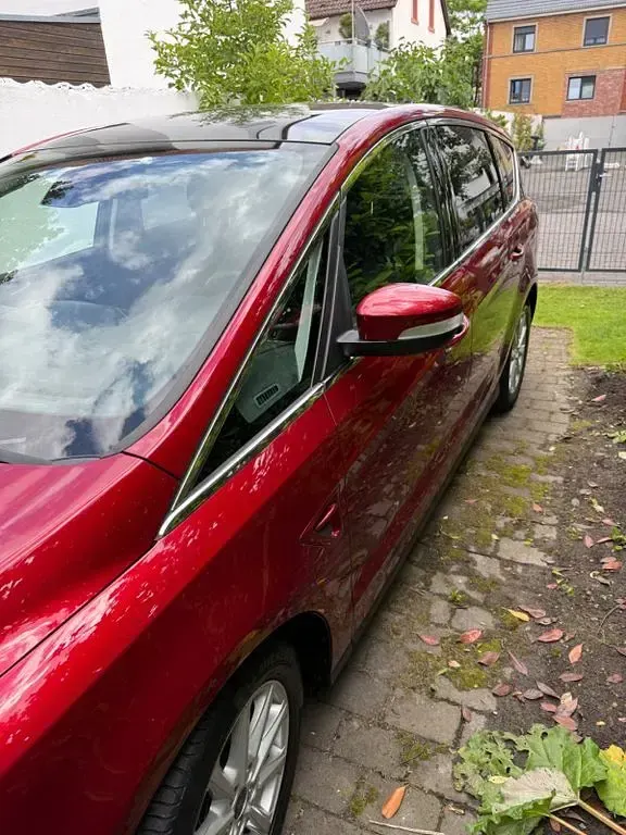 Gebraucht Ford S-MAX Titanium 179 PS (131 kW) 2016 Rot Van / Kleinbus