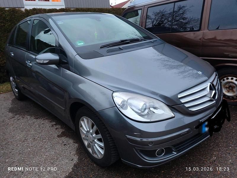 Gebraucht Mercedes B200 136 PS (100 kW) 2007 Silber Van / Kleinbus