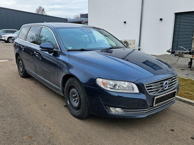 Blau Gebraucht 2014 Volvo V70 Momentum Kombi | 7.450 € (Superpreis) - Bild 1/4
