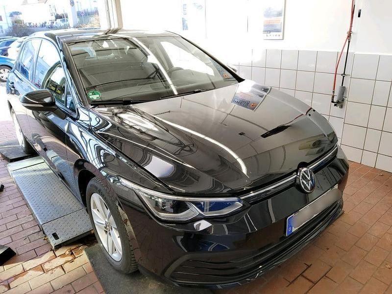 Gebraucht VW Golf VIII Life 131 PS (96 kW) 2023 Schwarz Limousine