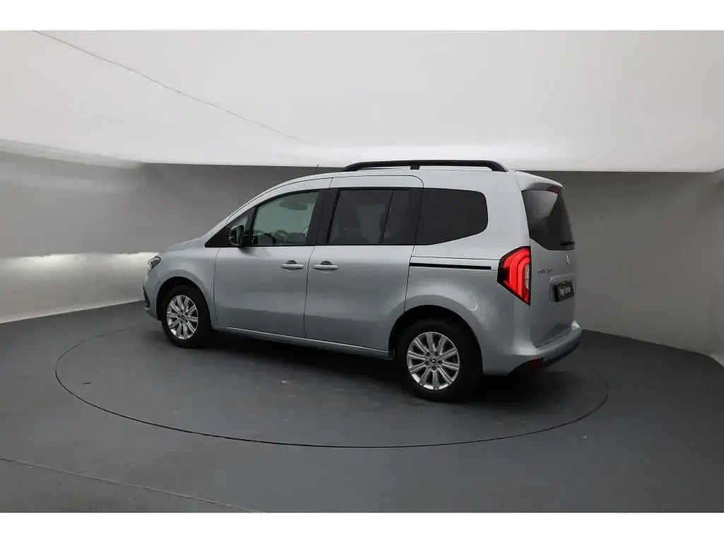 Gebraucht Mercedes EQT200 Premium 89 kW (122 PS) 2024 Helvinsilber metallic Van / Kleinbus