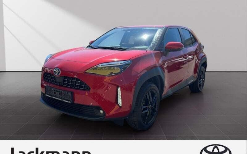 Rot Gebraucht 2022 Toyota Yaris Cross Elegant SUV | 24.990 € (Fairer Preis) - Bild 1/4