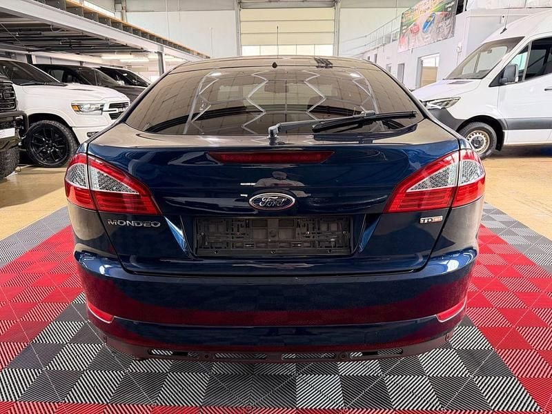 Second-hand Ford Mondeo 140 CP (102 kW) 2010 Albastru Berlinǎ