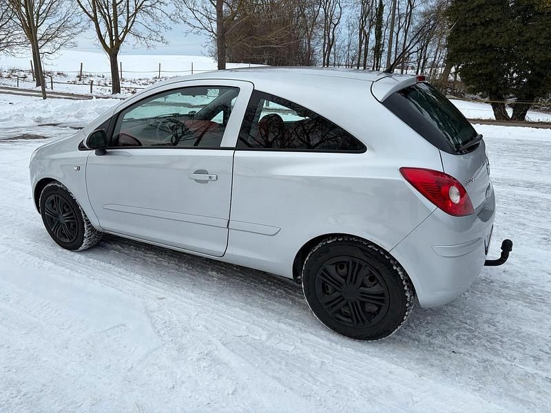 Gebraucht Opel Corsa 80 PS (58 kW) 2007 Silber Kleinwagen