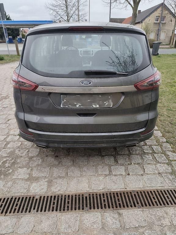 Gebraucht Ford S-MAX Titanium 179 PS (131 kW) 2015 Grau Van / Kleinbus
