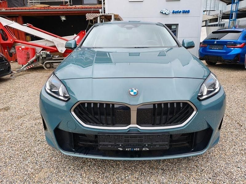 Ny BMW 120 170 HK (125 kW) 2025 Grøn Hatchback