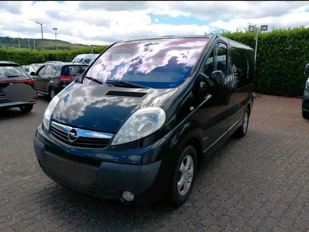 Gebraucht Opel Vivaro Cosmo 145 PS (106 kW) 2011 Schwarz Van / Kleinbus