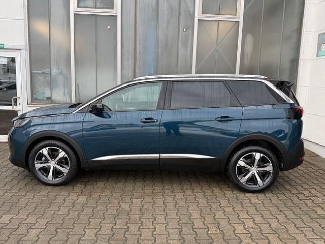 Gebraucht Peugeot 5008 Allure 131 PS (96 kW) 2023 Blau SUV
