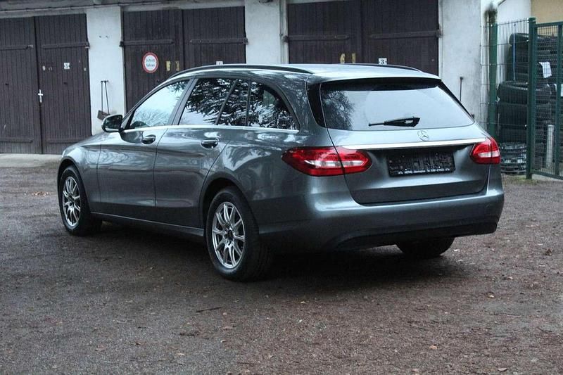 Gebraucht Mercedes C180 116 PS (85 kW) 2017 Grau Kombi