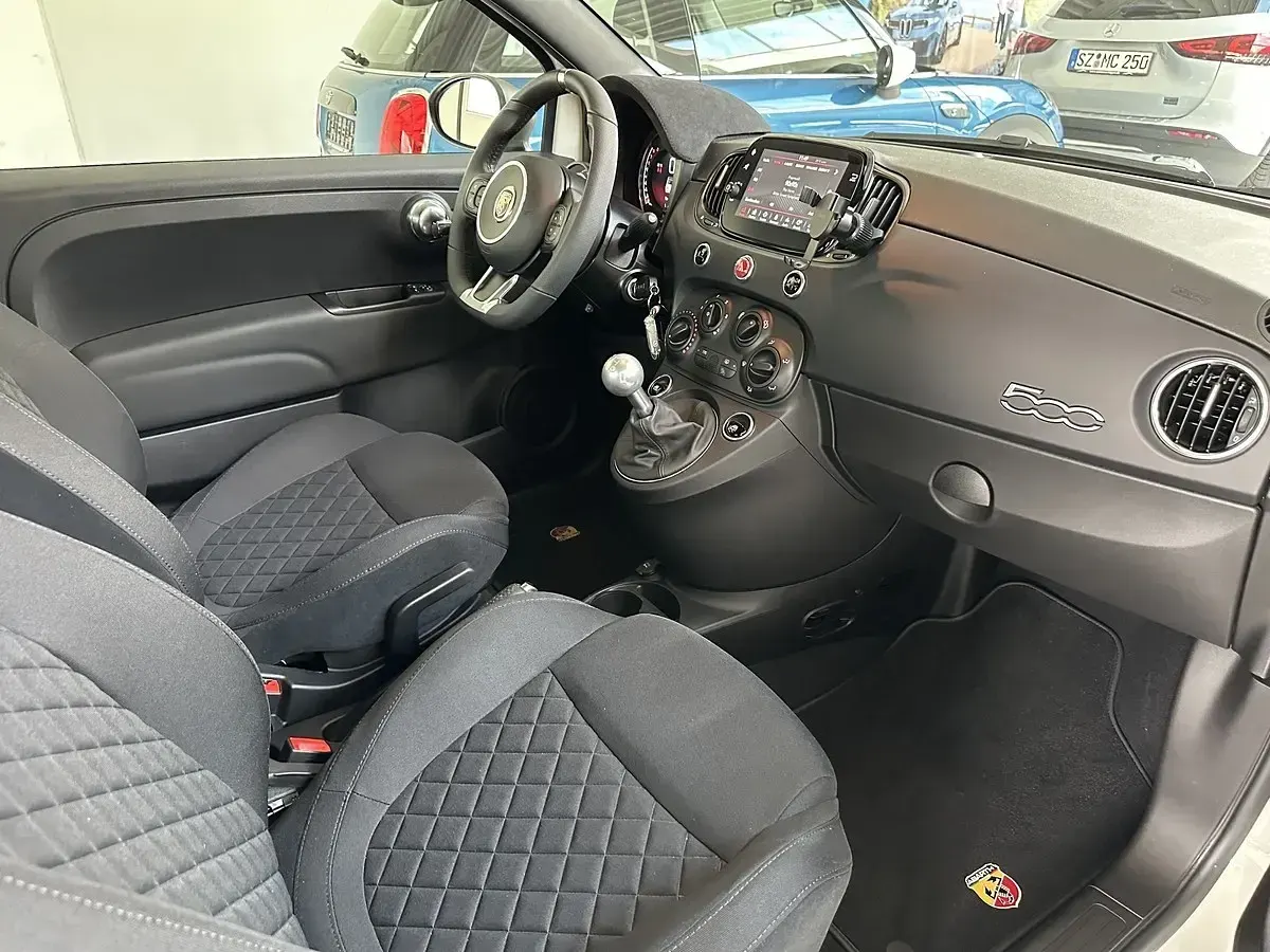 Gebraucht Abarth 595C 165 PS (121 kW) 2024 Weiß Cabrio
