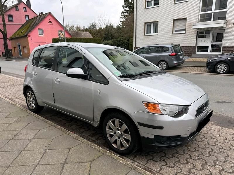Gebraucht Mitsubishi Colt 75 PS (55 kW) 2011 Silber Kleinwagen